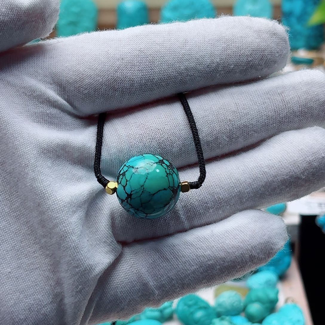 绿松石未镶嵌颈饰