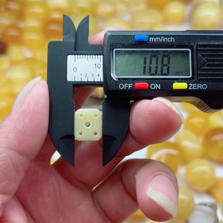 未镶嵌琥珀（矿物珀）裸石