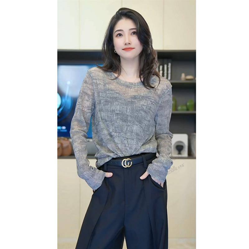 小乖逃D圆领长袖灰色T恤银线宽松休闲上衣240683加宽加大女装