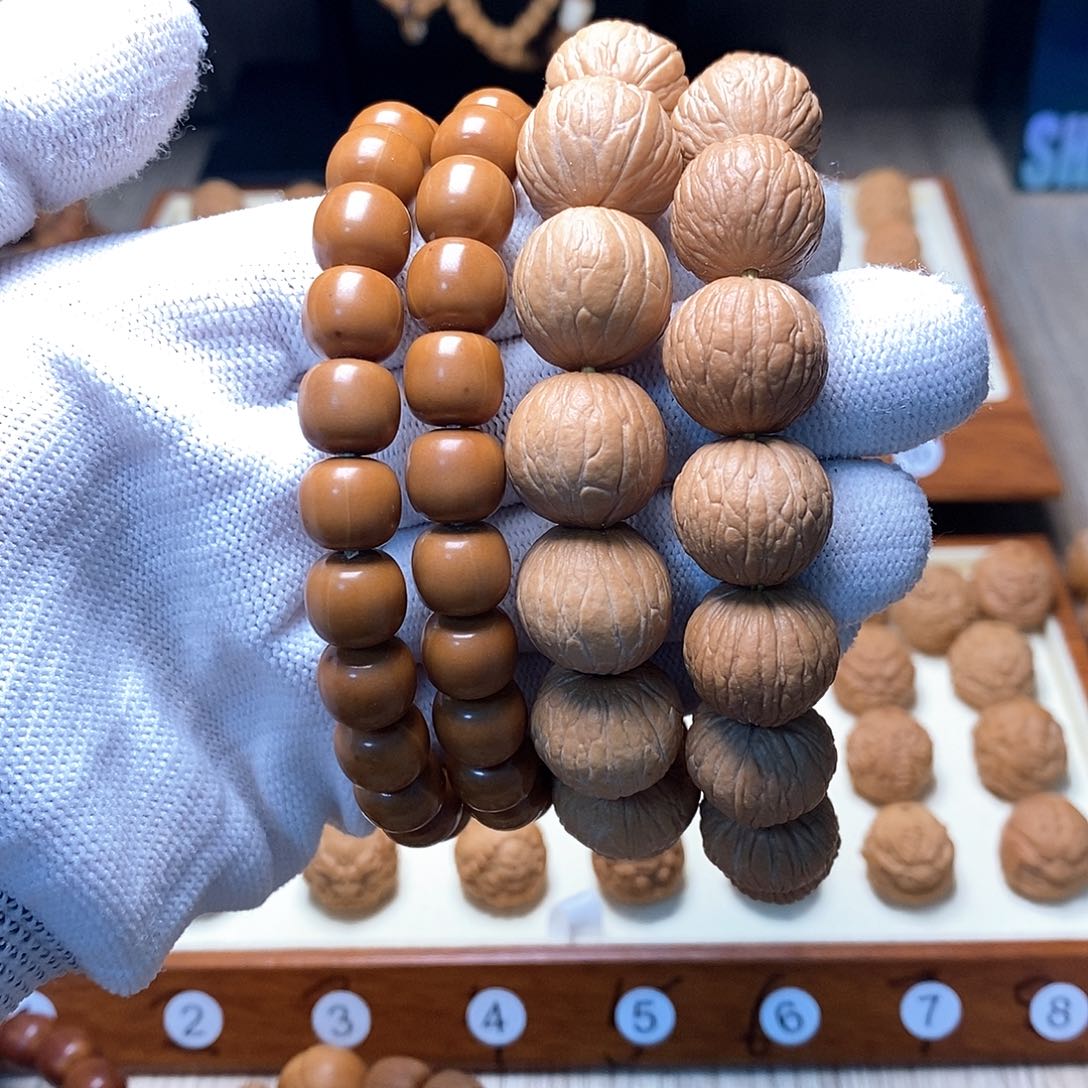 猴头核桃吊坠歆****?16左右猴头手串