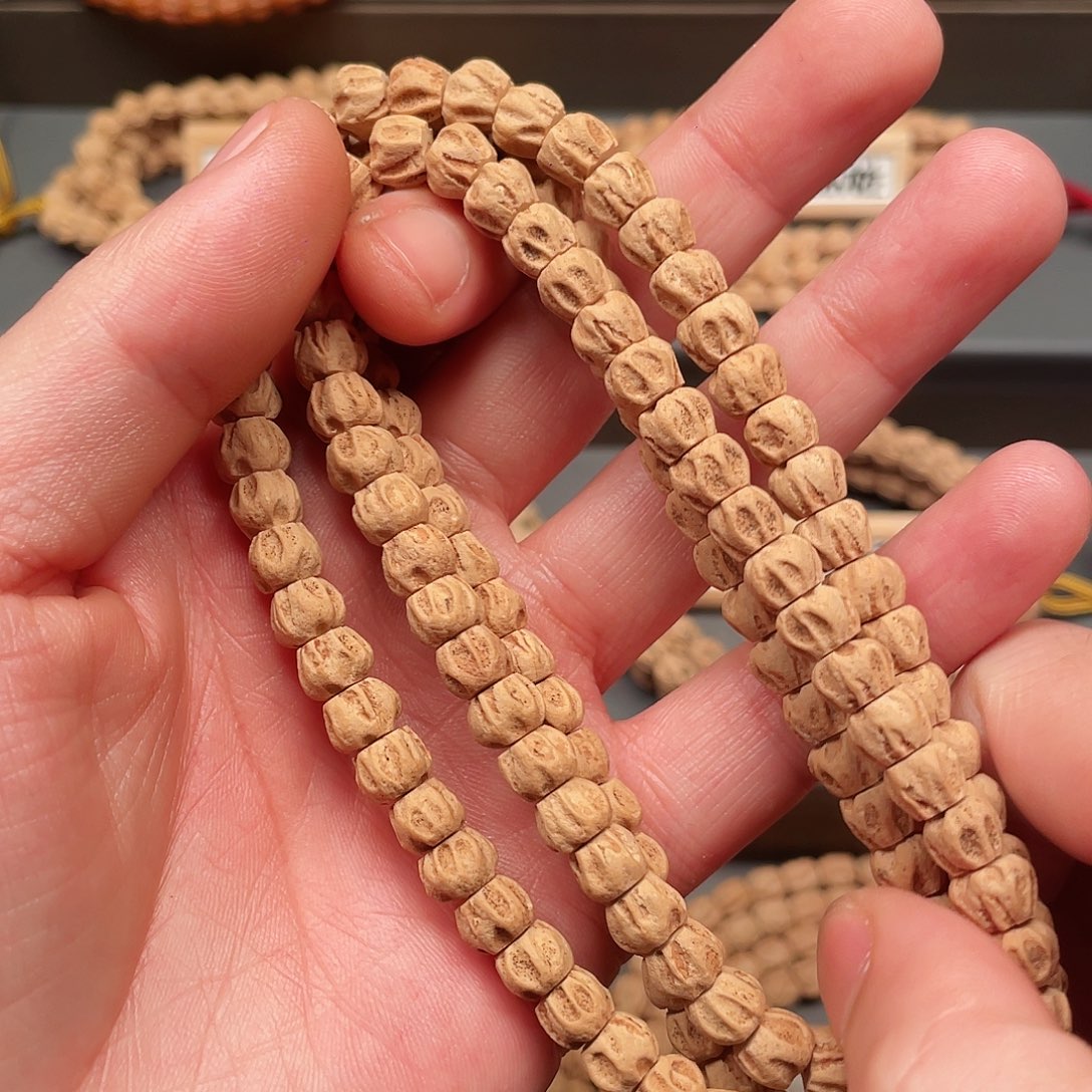 吊坠柏香籽/百香籽阿**?
