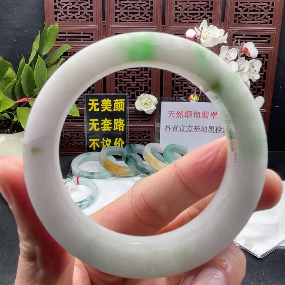 定制翡翠未镶嵌翡翠手镯定制