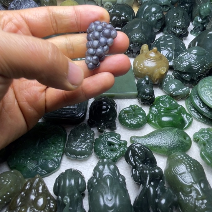 和田玉未镶嵌颈饰