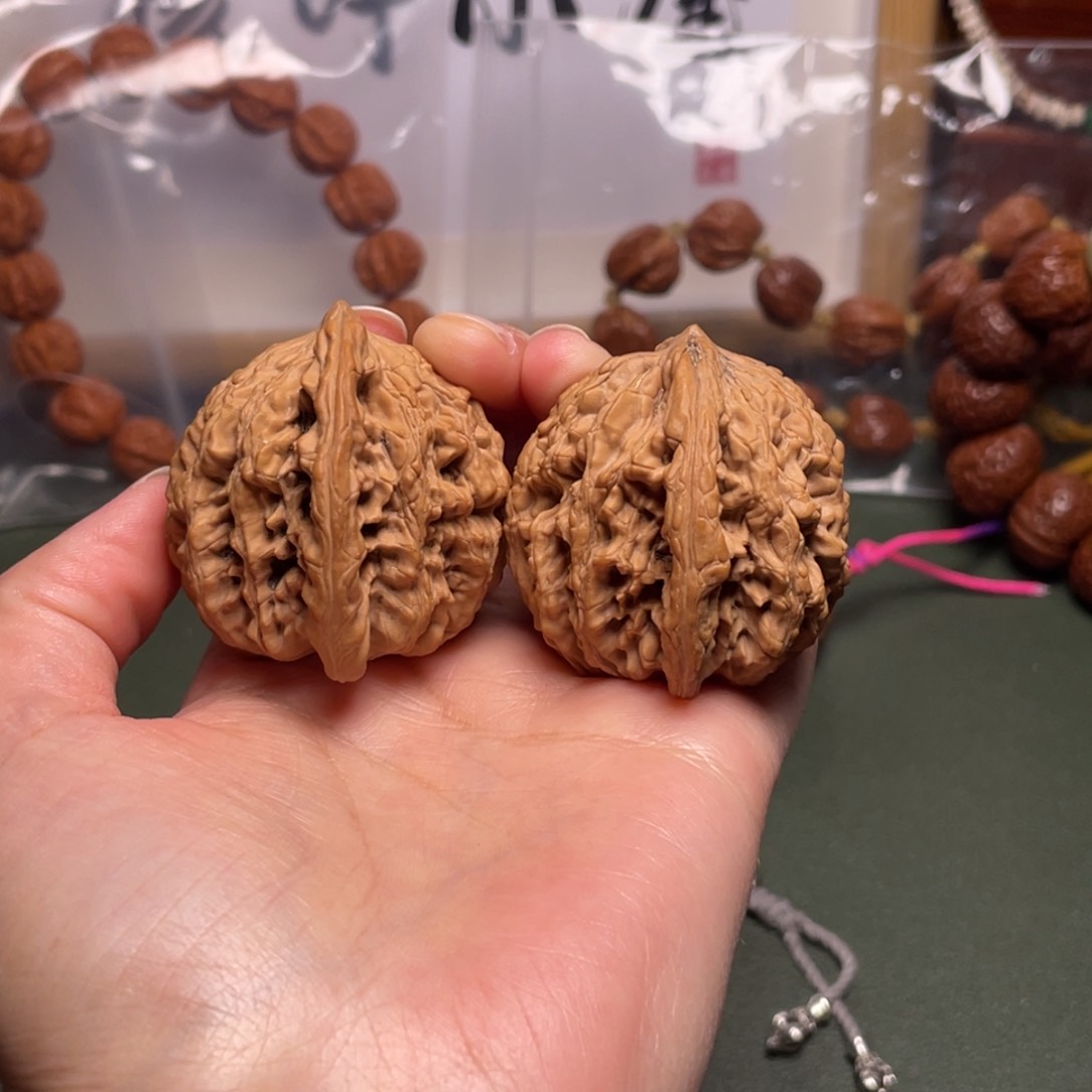 文玩核桃吊坠虎头45尺