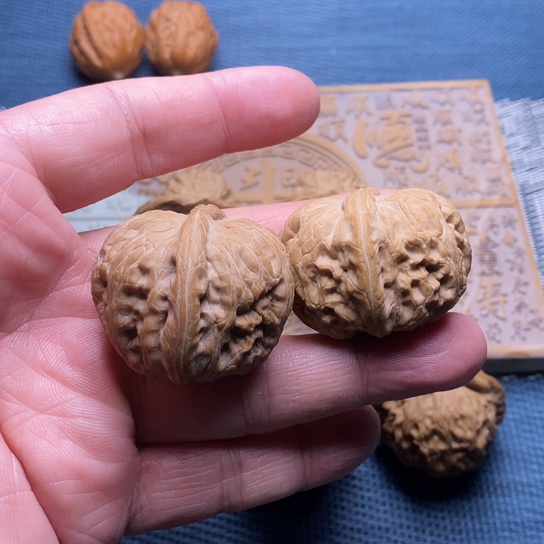 文玩核桃把件元宝 手工精配元宝