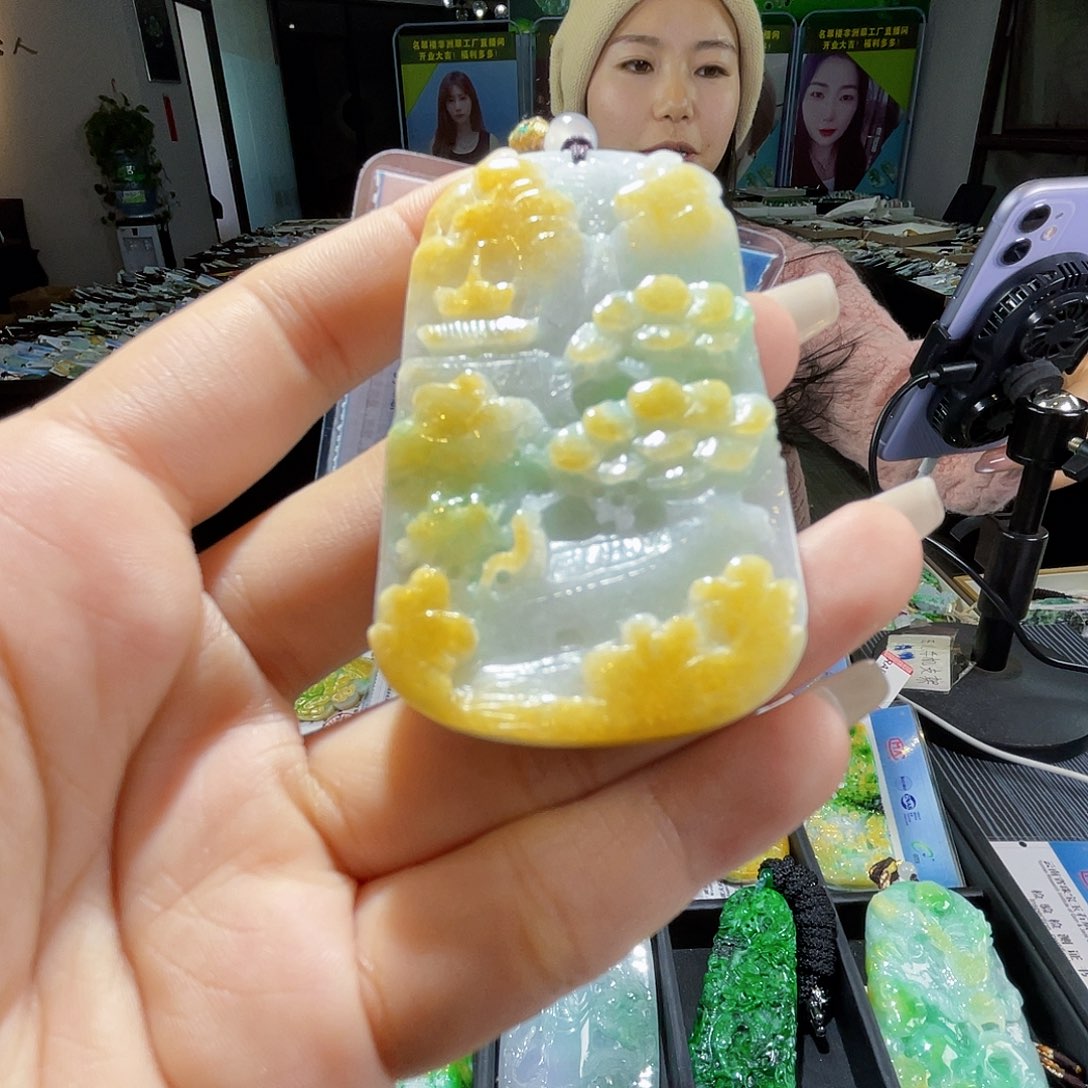 颈饰未镶嵌翡翠一