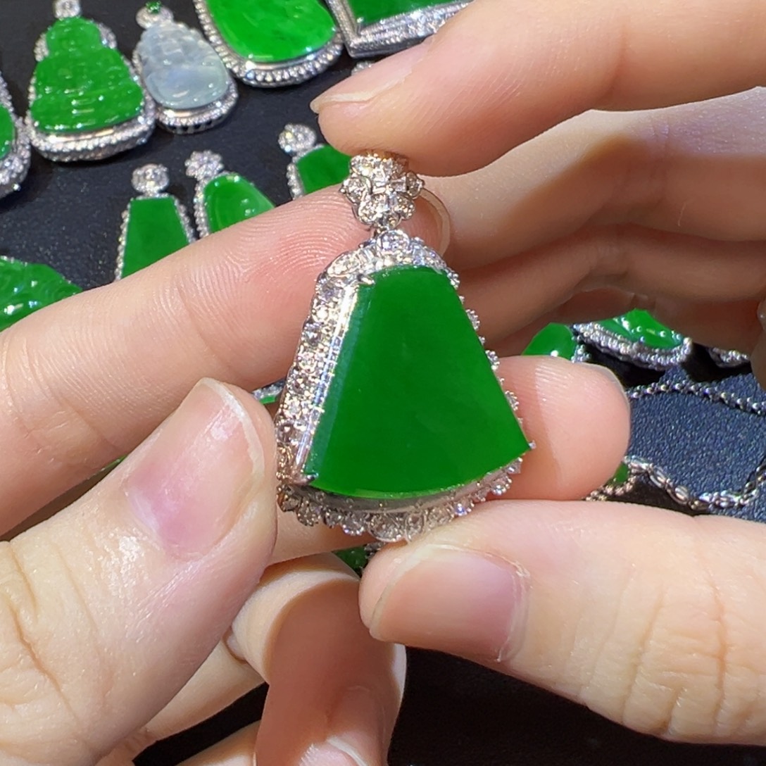 翡翠18K金镶嵌吊坠(不含链)