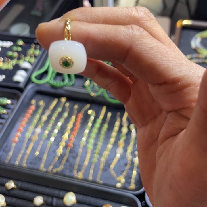 和田玉银S925镶嵌颈饰