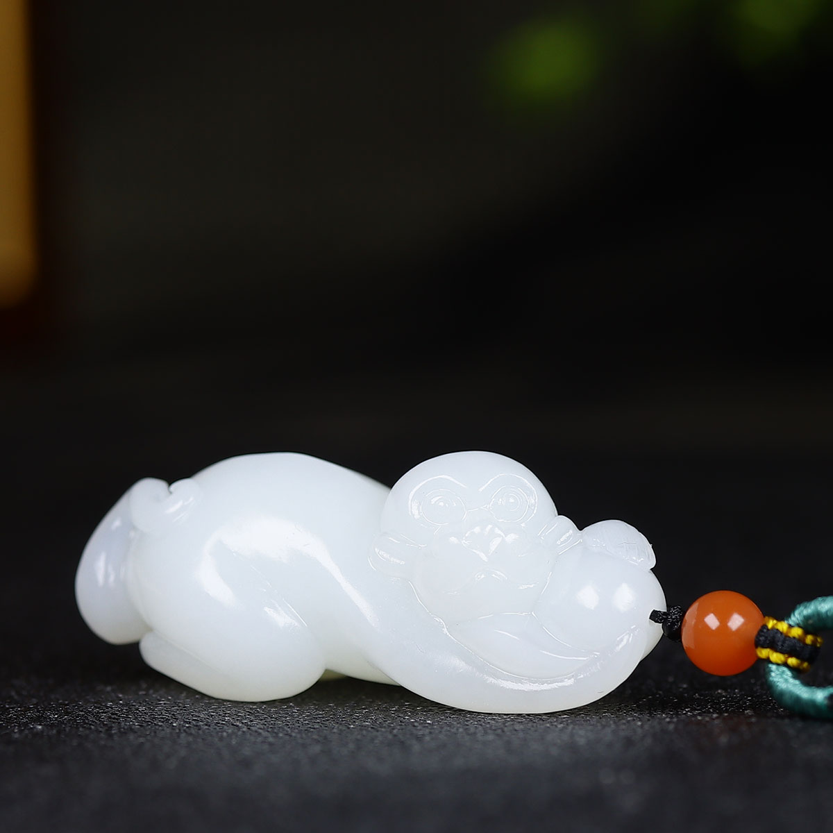 1205128和田玉白玉猴子挂件