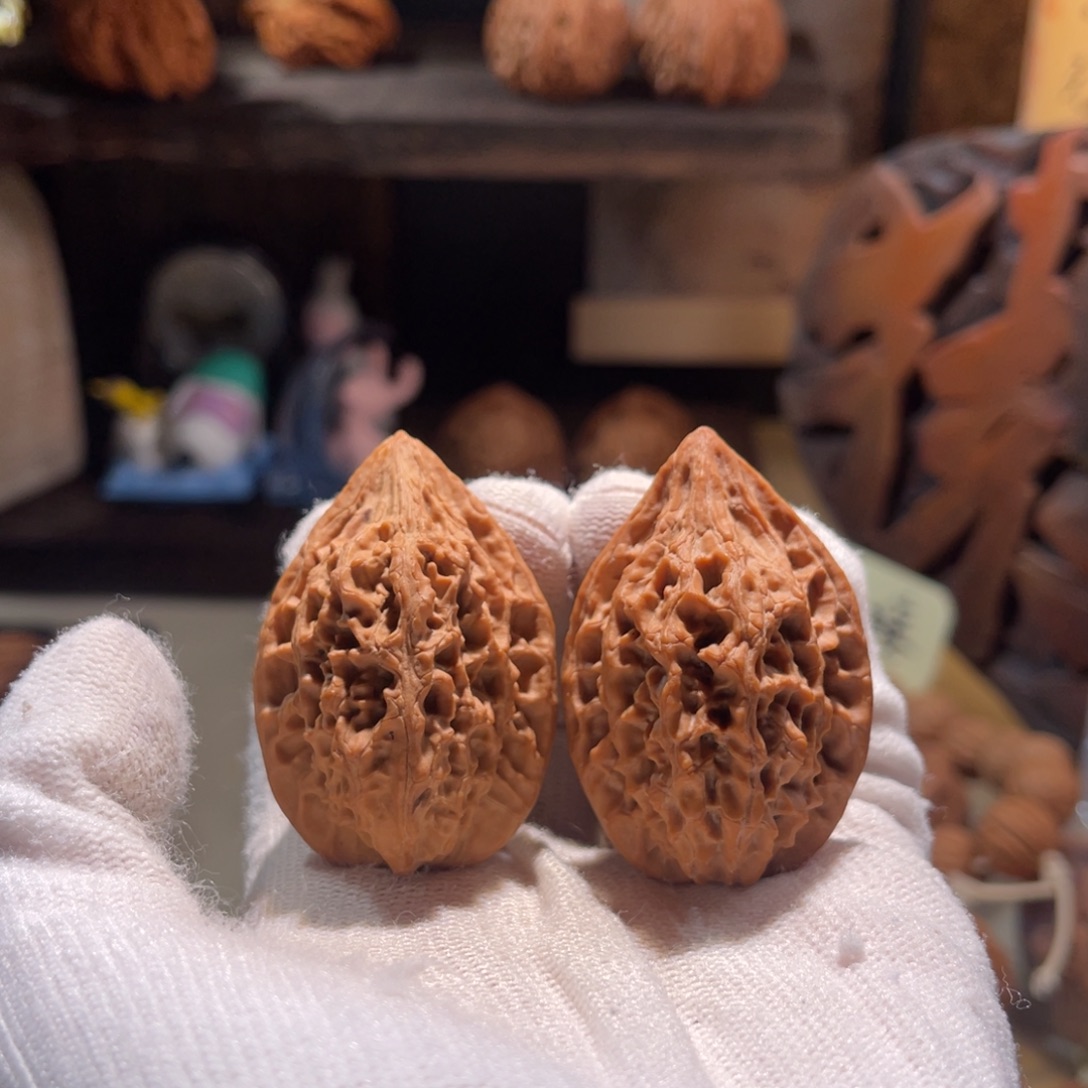 柒***叶文玩核桃把件33鸡心有色差有微磨尖