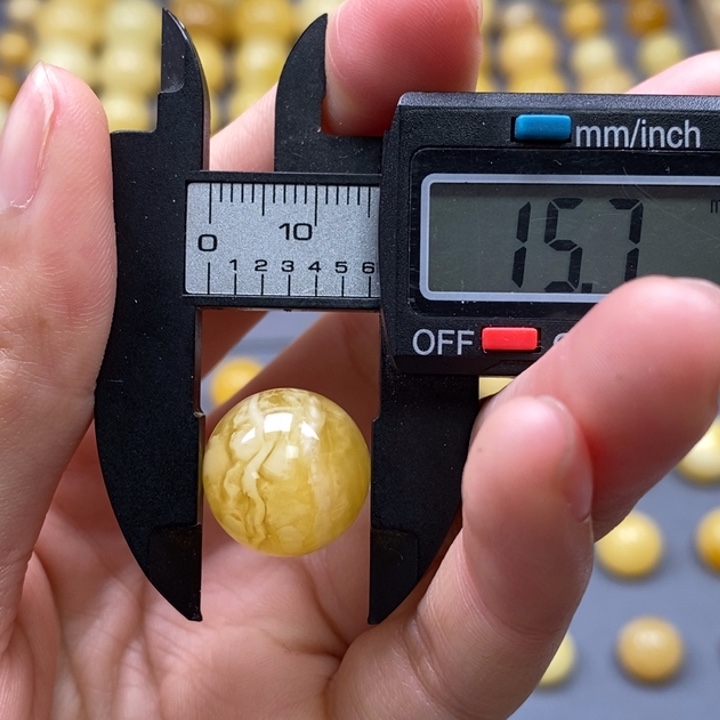 蜜蜡裸石未镶嵌纯天然
