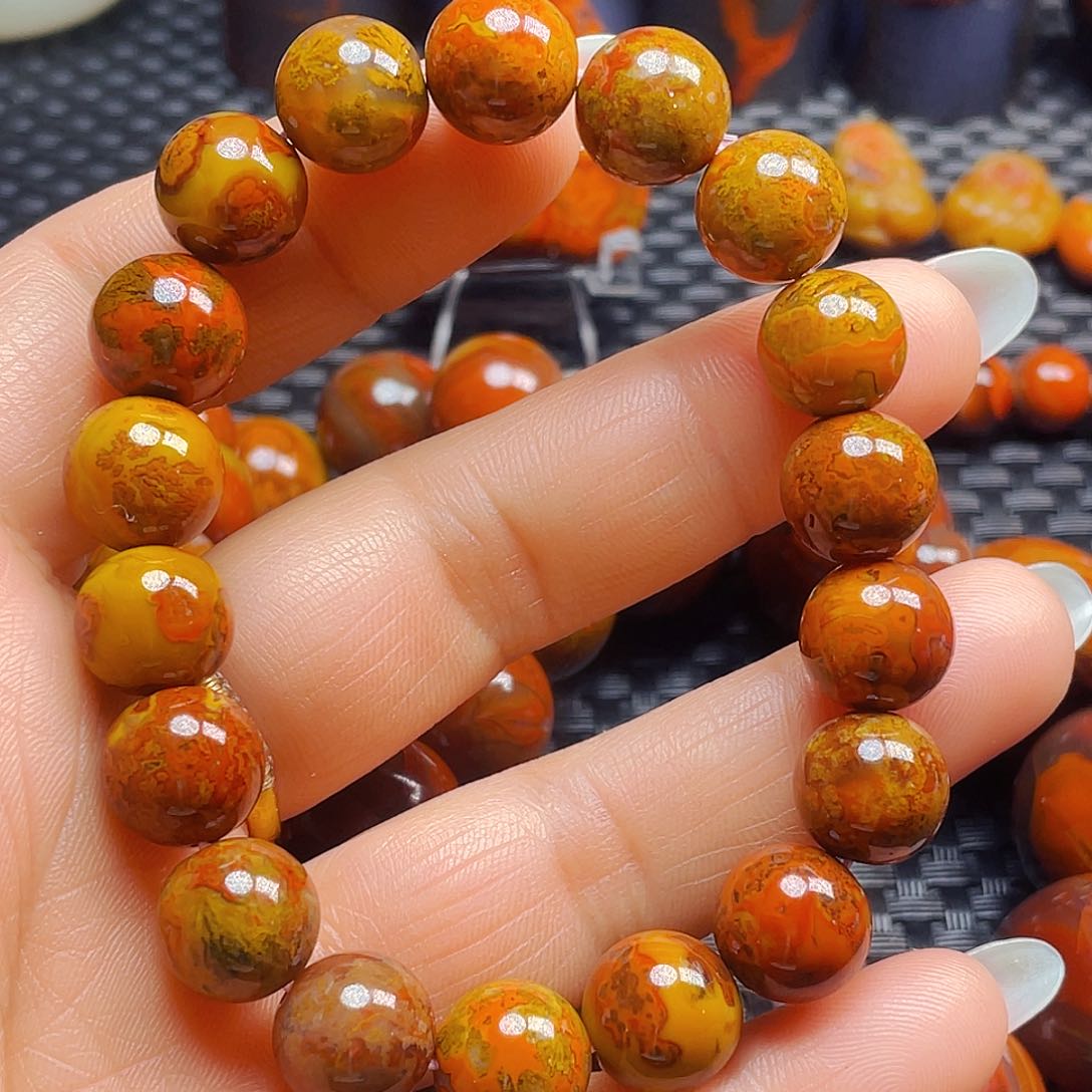 玛瑙/玉髓手串未镶嵌往**？