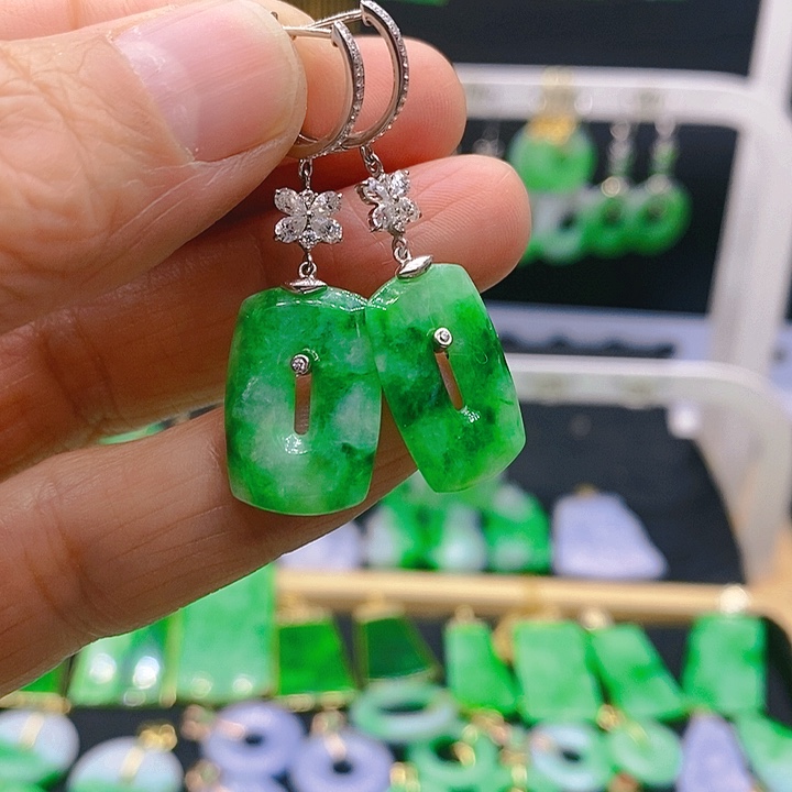 翡翠耳饰18K金镶嵌耳坠