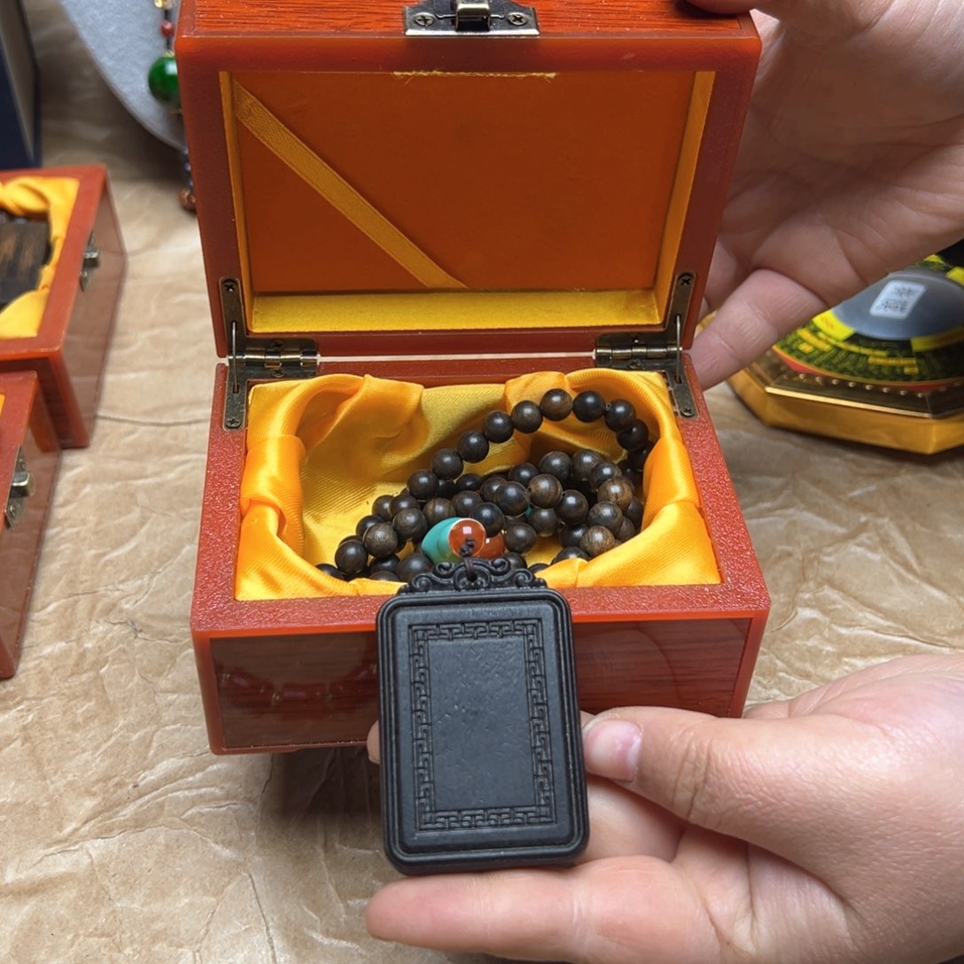 大叶紫檀（黑酸枝木类）