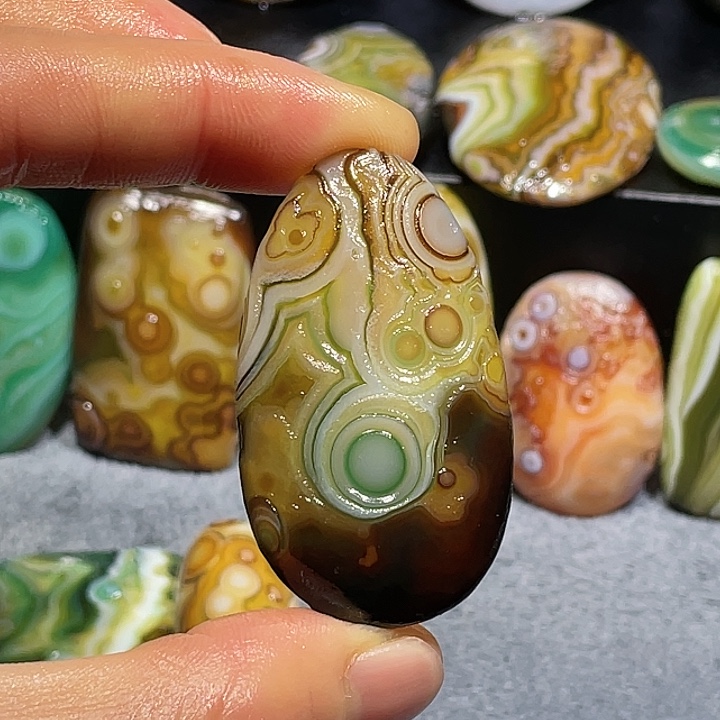 玛瑙/玉髓未镶嵌珠宝奇石