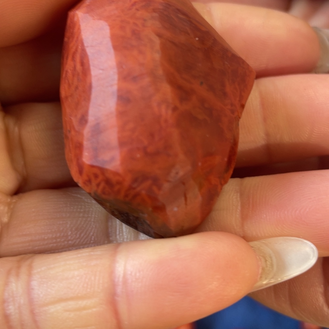 南红玛瑙吊坠未镶嵌