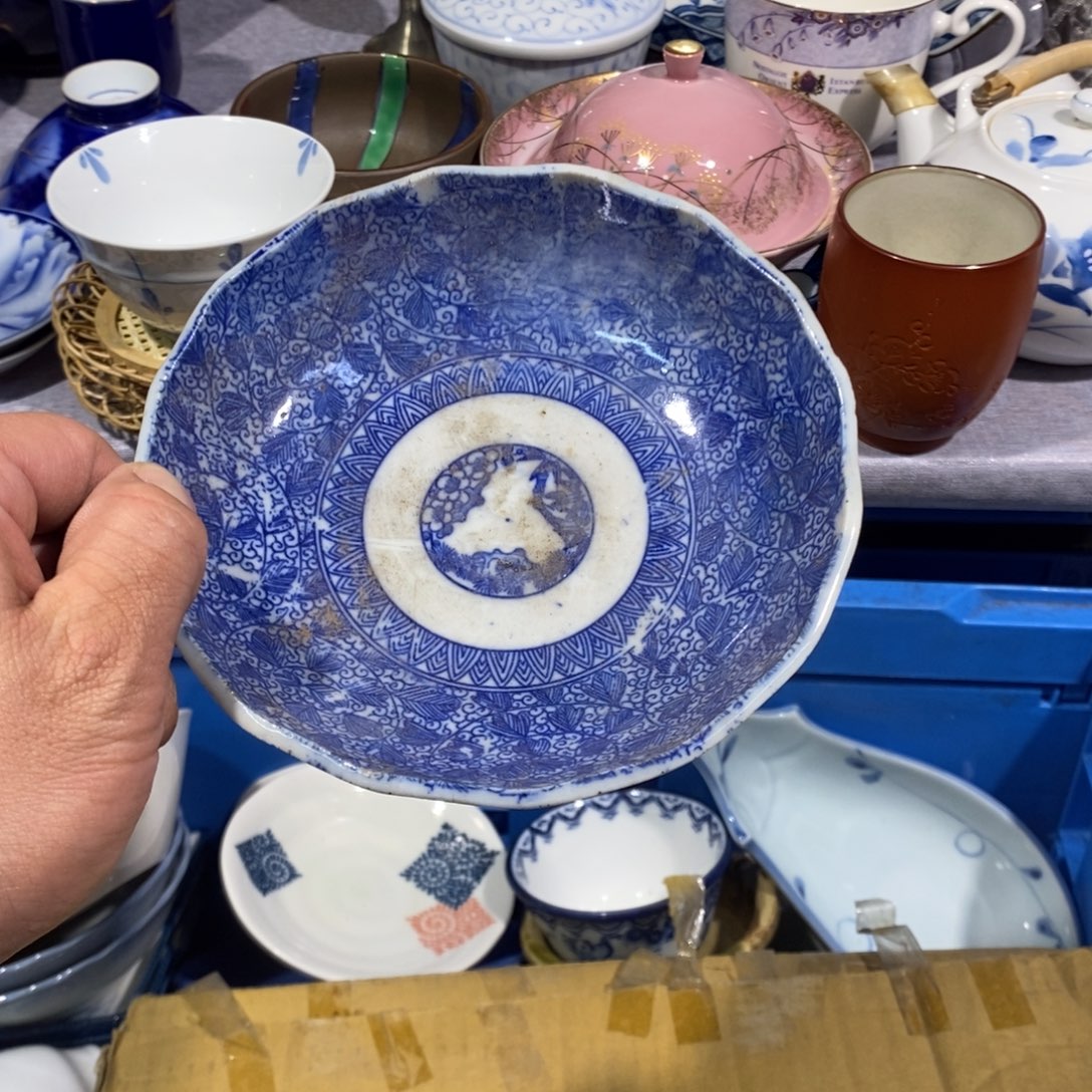 茶盏哈哈哈我还没有那么好看，