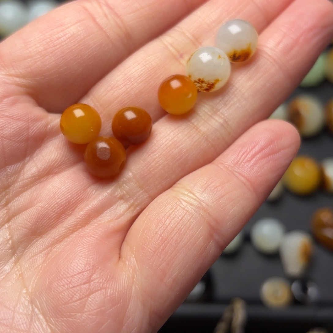 和田玉颈饰未镶嵌A***迹