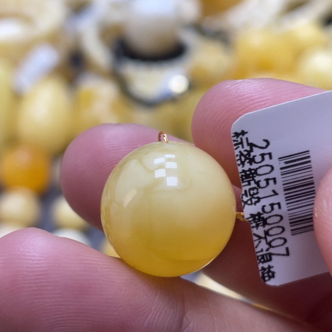 蜜蜡未镶嵌裸石16mm