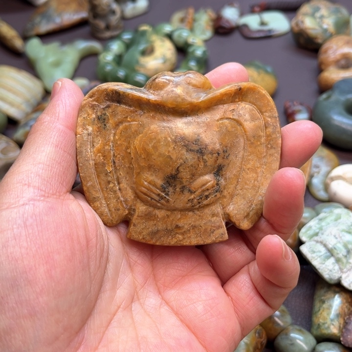 岫岩河磨玉（透闪石质玉）把件未镶嵌菩**同