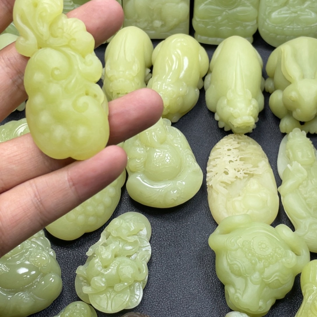 和田玉（黄玉）未镶嵌颈饰