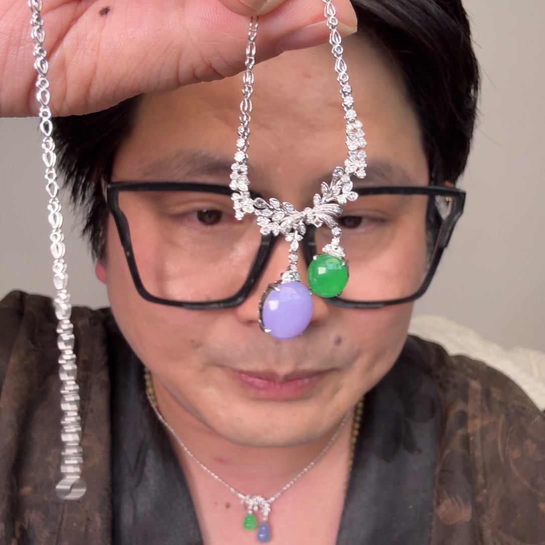 *****翡翠18K金镶嵌颈饰一件