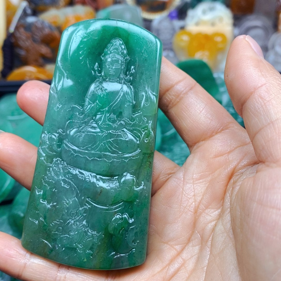 石英质玉未镶嵌颈饰