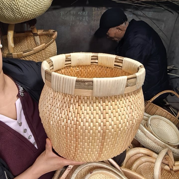 红***。加牛皮筋。。。。