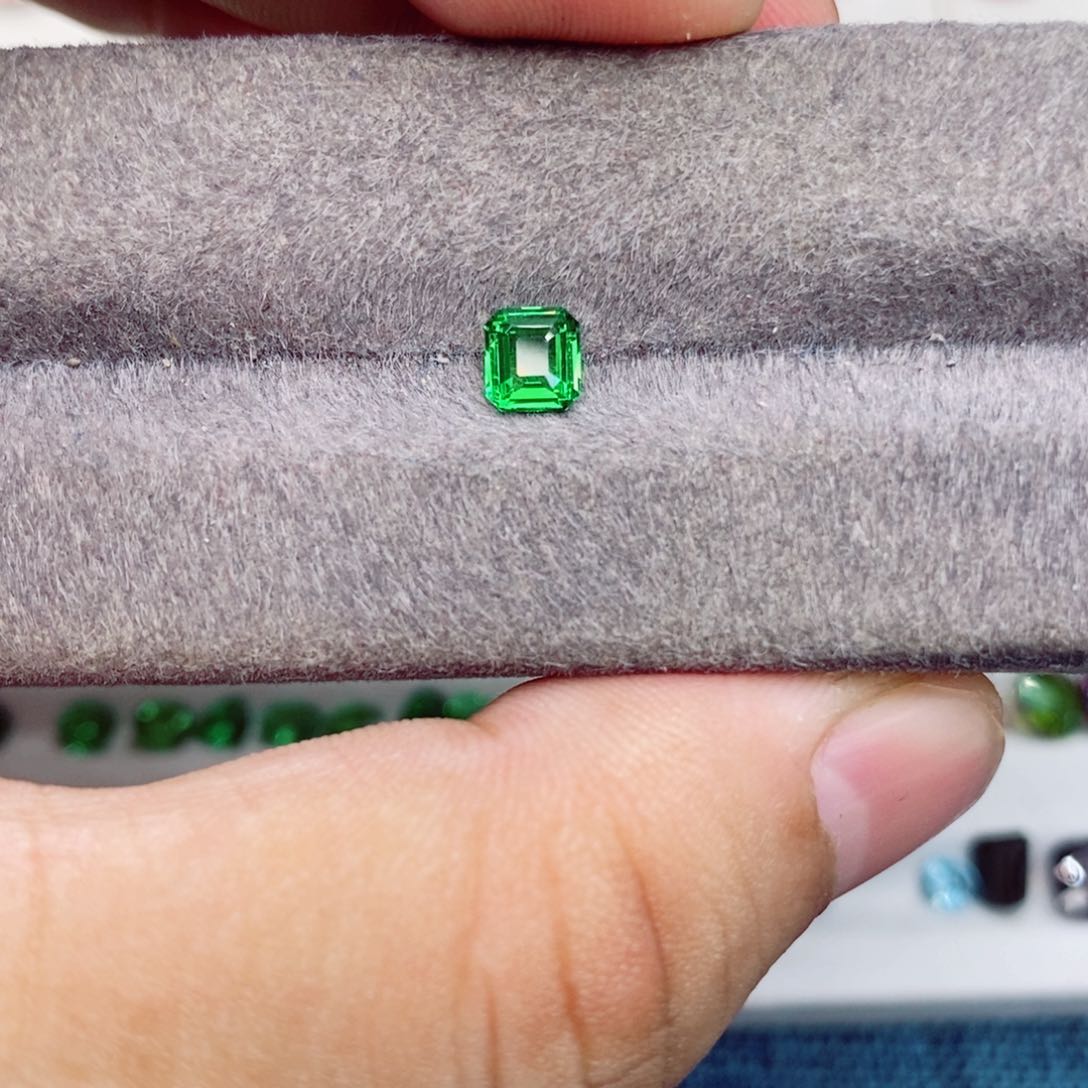 石榴石（沙弗莱）裸石未镶嵌沙弗莱62分