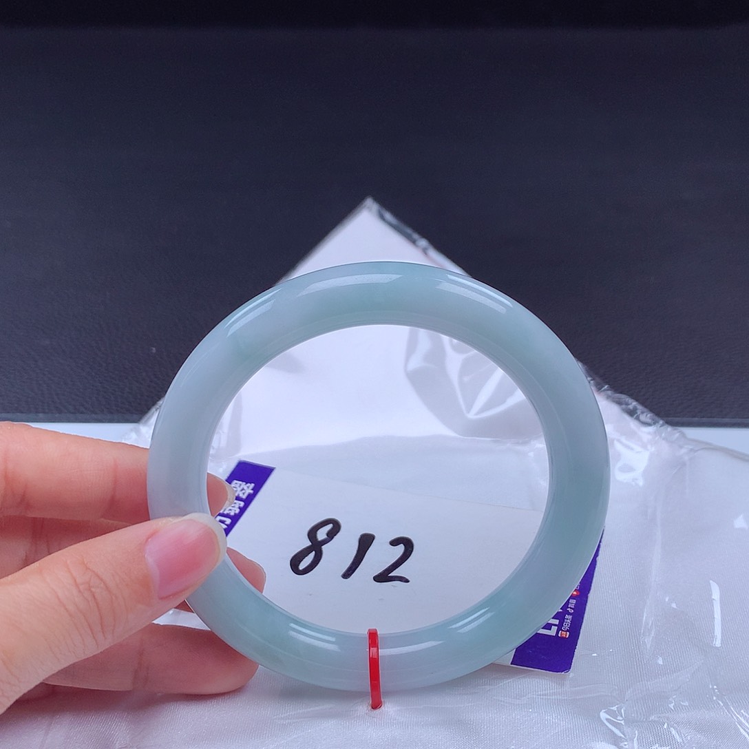 翡翠手镯未镶嵌手镯001010