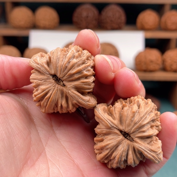 文玩核桃把件41平谷四座楼