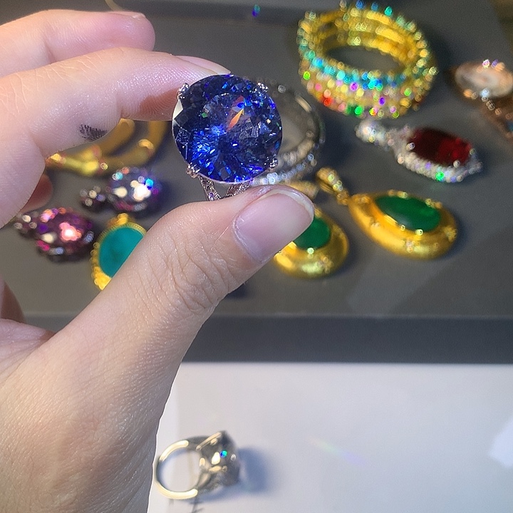 非金属104戒指。             