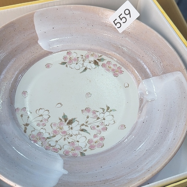 M****瓷片很好看的钵子