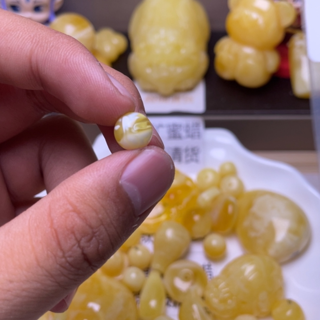 琥珀未镶嵌珠宝奇石