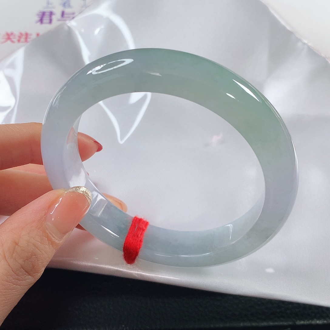 翡翠手镯未镶嵌 正圈①⑧①