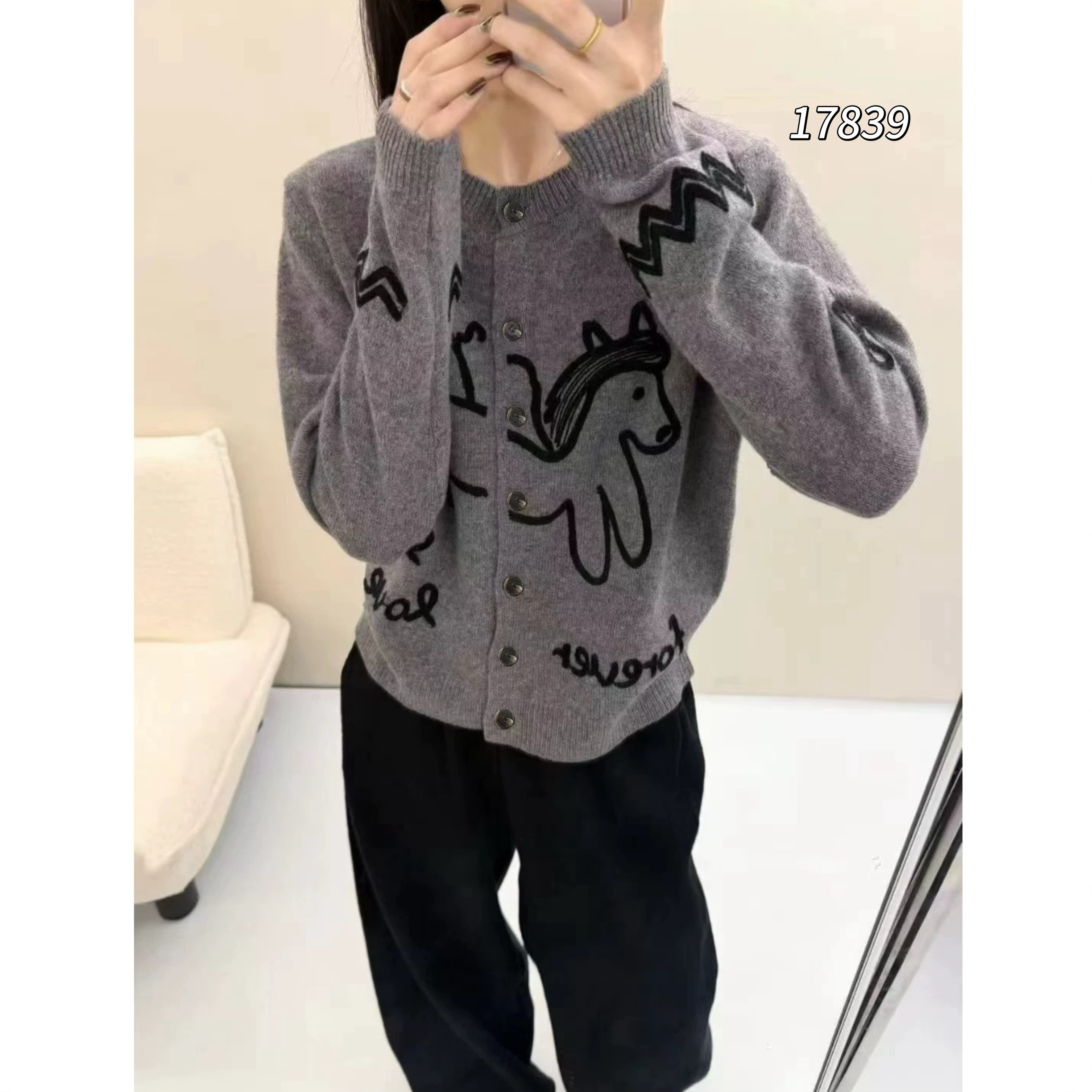 17839（部分无水洗唛，介意慎拍）CHUXUN小马刺绣针织开衫