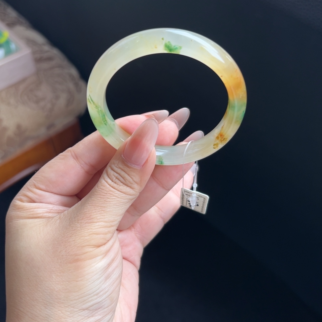 财****石英质玉未镶嵌手镯54.7