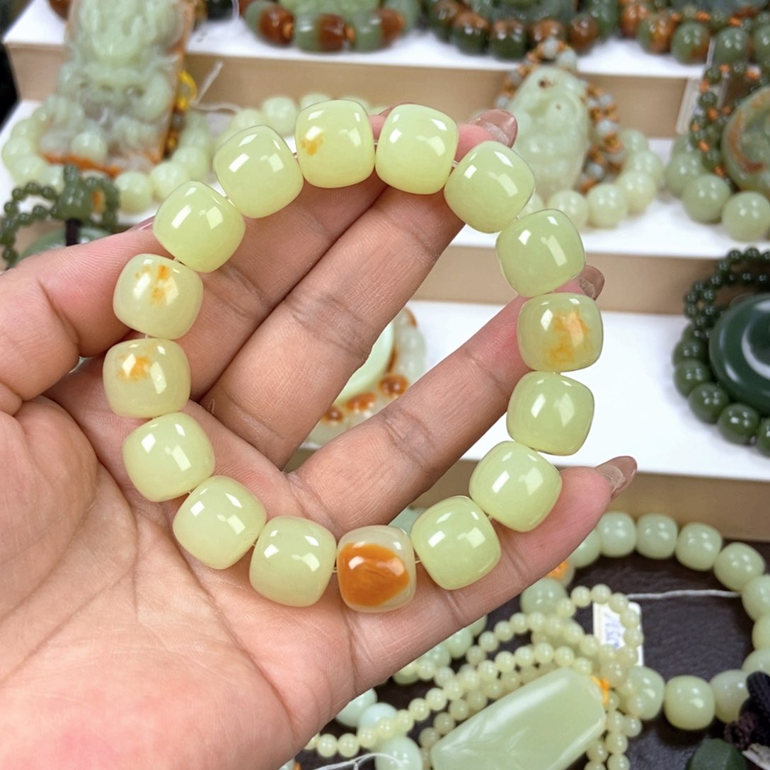 透闪石质玉手串未镶嵌