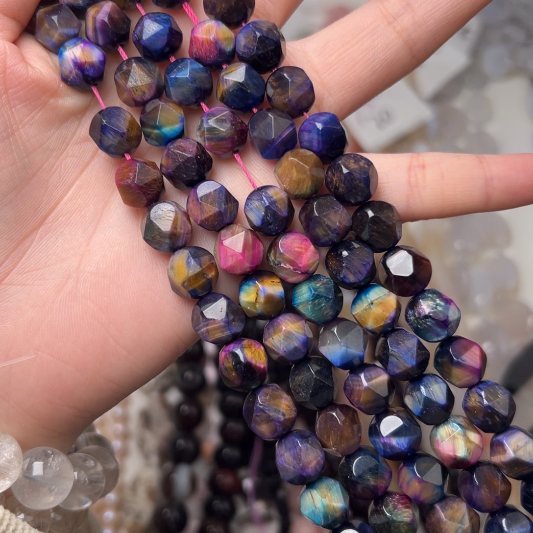 玛瑙/玉髓合金珠宝半成品L589。10mm天然星空虎眼石钻切一条