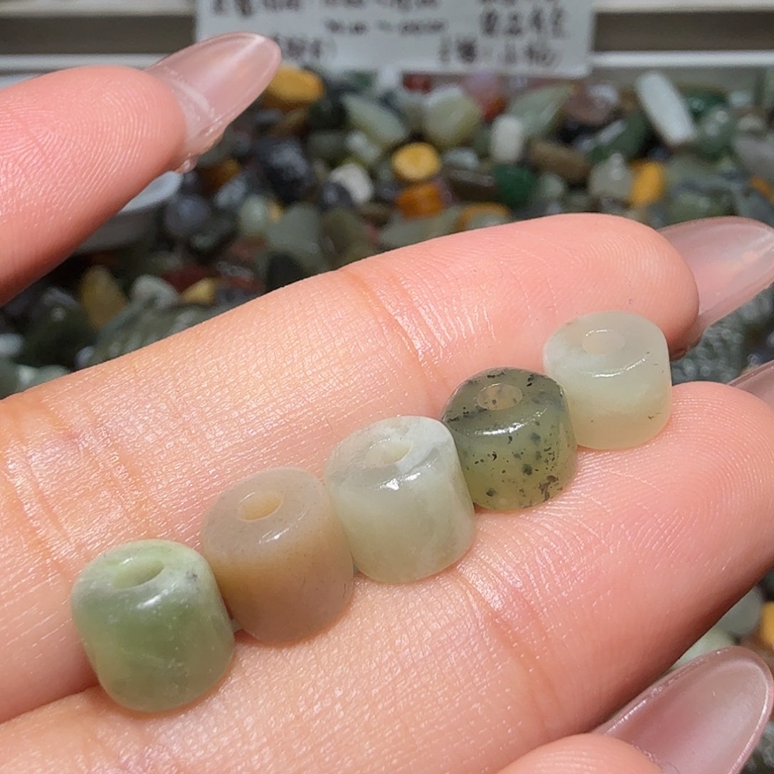 和田玉未镶嵌珠宝奇石