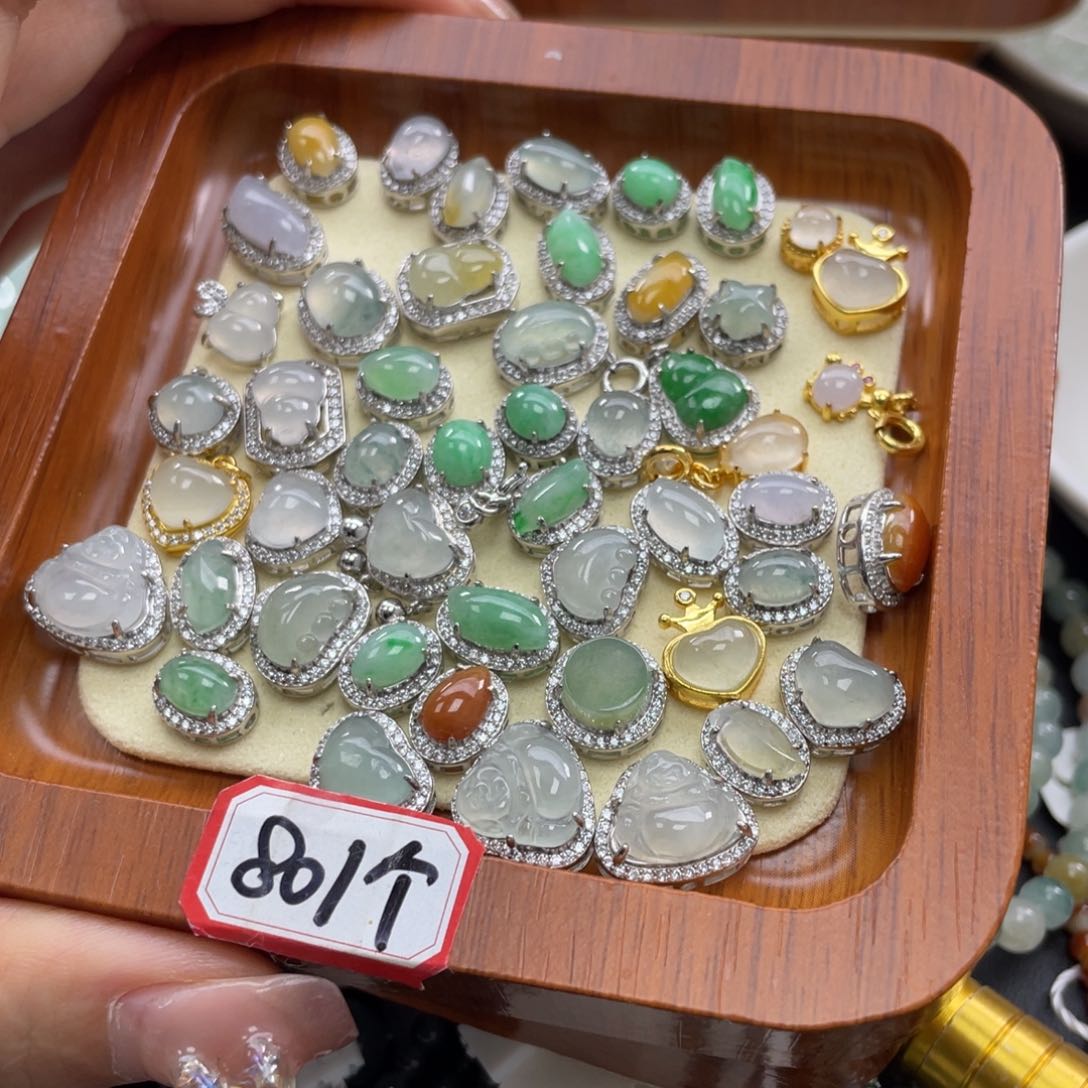 翡翠未镶嵌颈饰80一个可挑