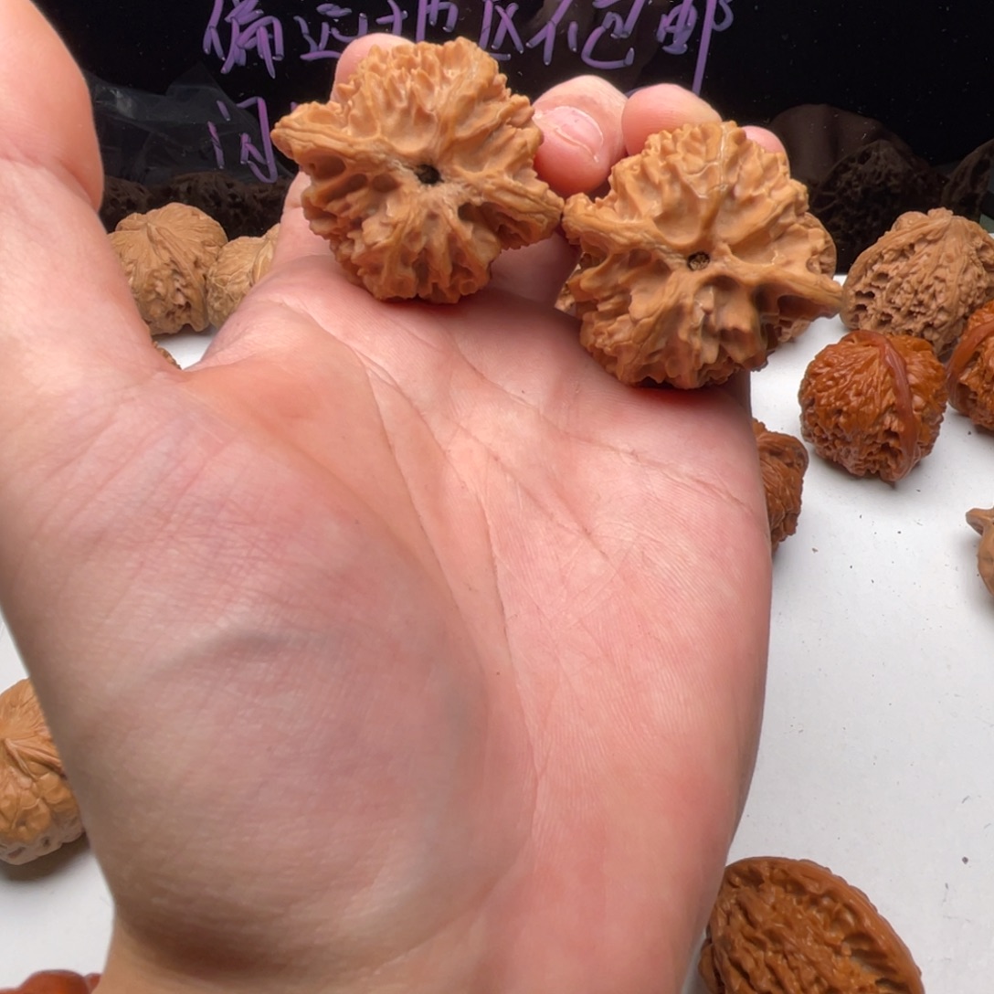 S***l核桃把件42三角苹果园