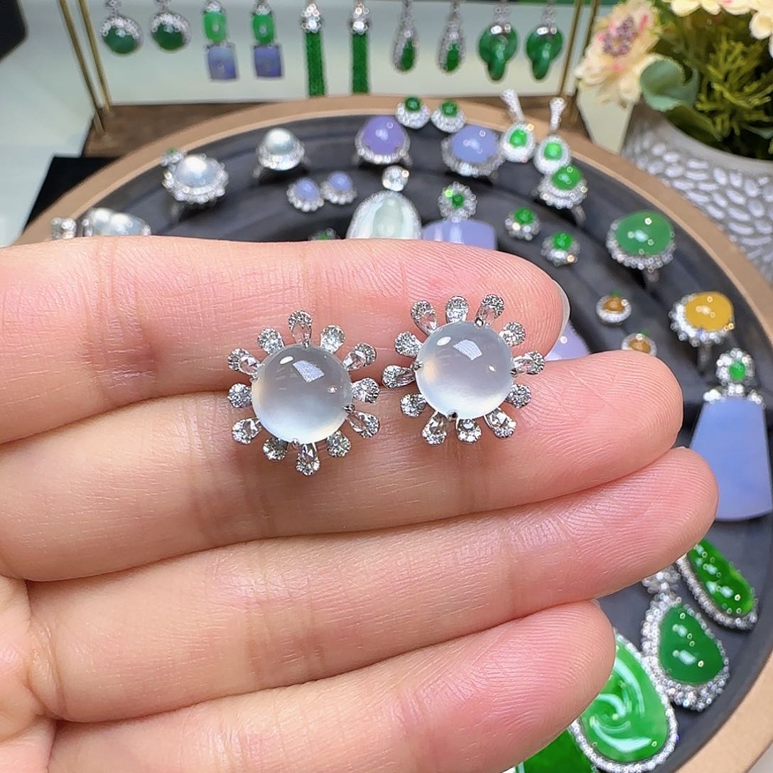 翡翠耳饰18K金镶嵌翡翠耳饰18K金镶嵌