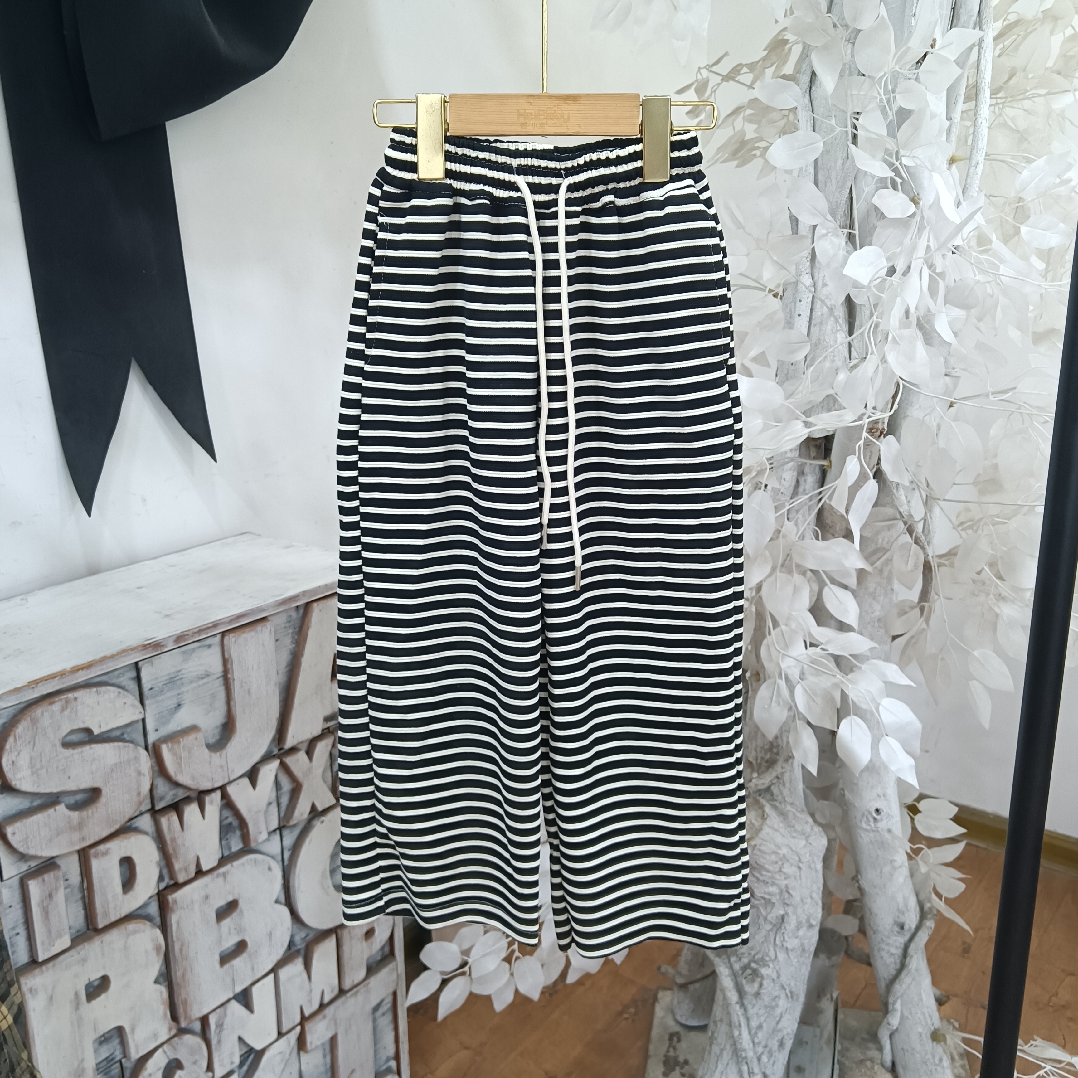 P944黑色直筒裤子