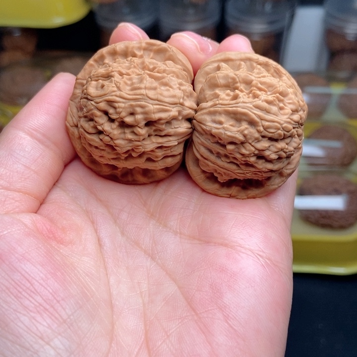 文玩核桃吊坠2白狮子40