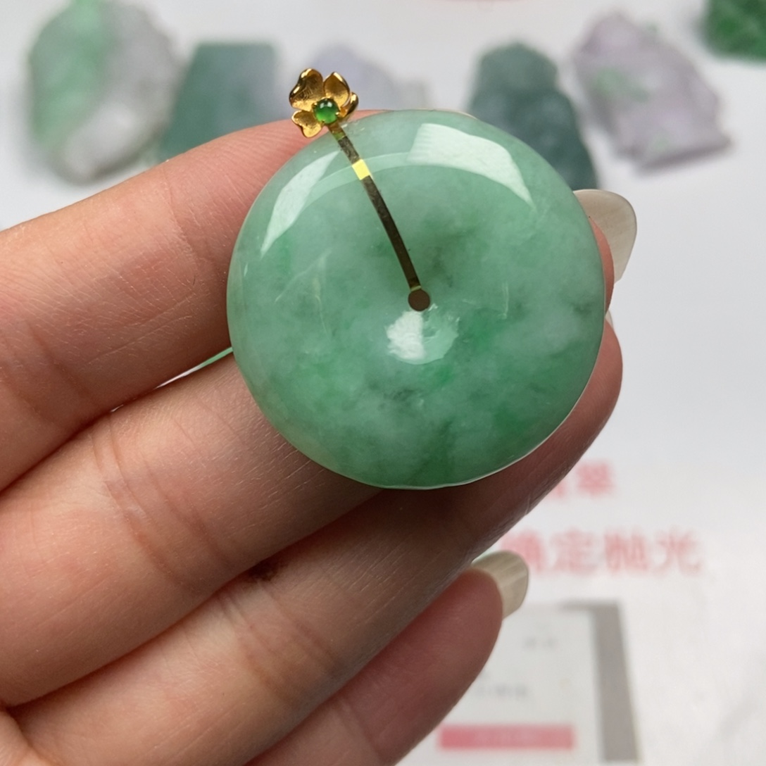 翡翠未镶嵌颈饰翡翠