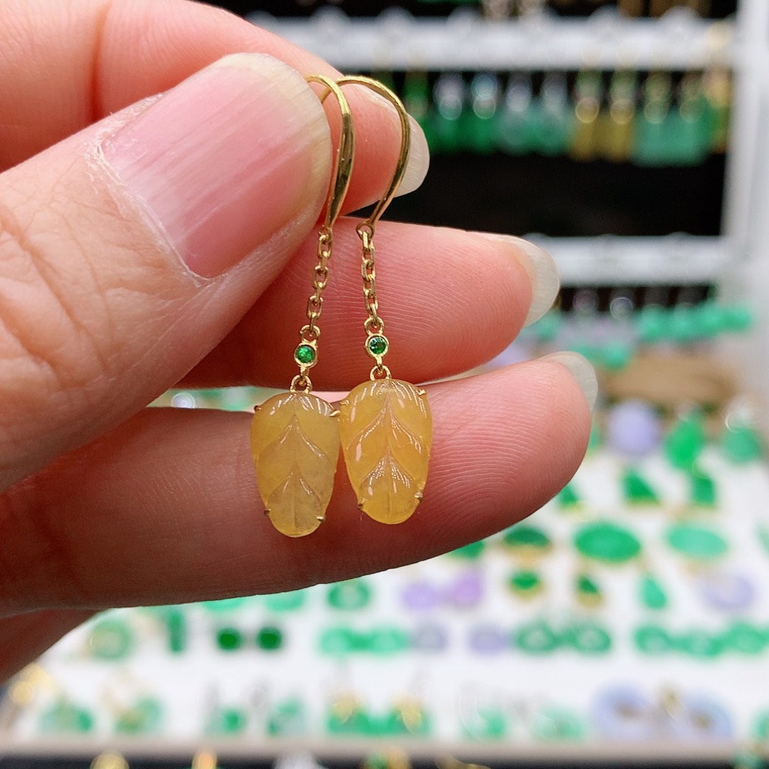 翡翠耳饰18K金镶嵌的