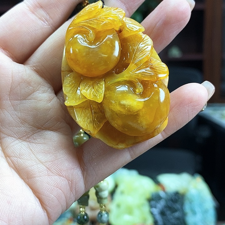 蛇纹石玉吊坠未镶嵌