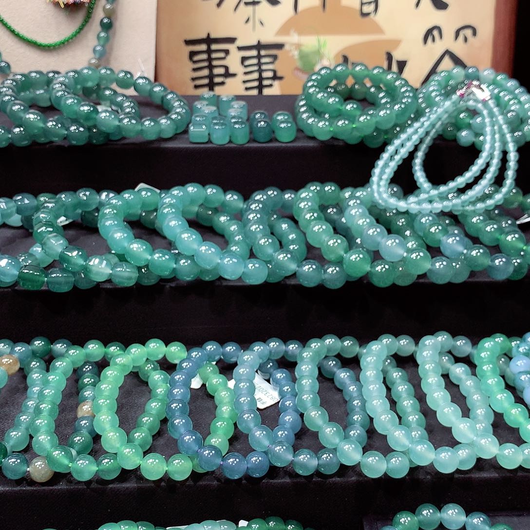 总***鱼翡翠未镶嵌手链卡10