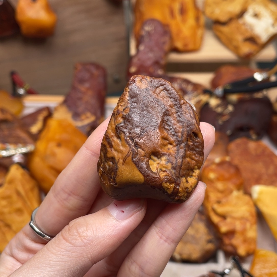 琥珀未镶嵌珠宝奇石